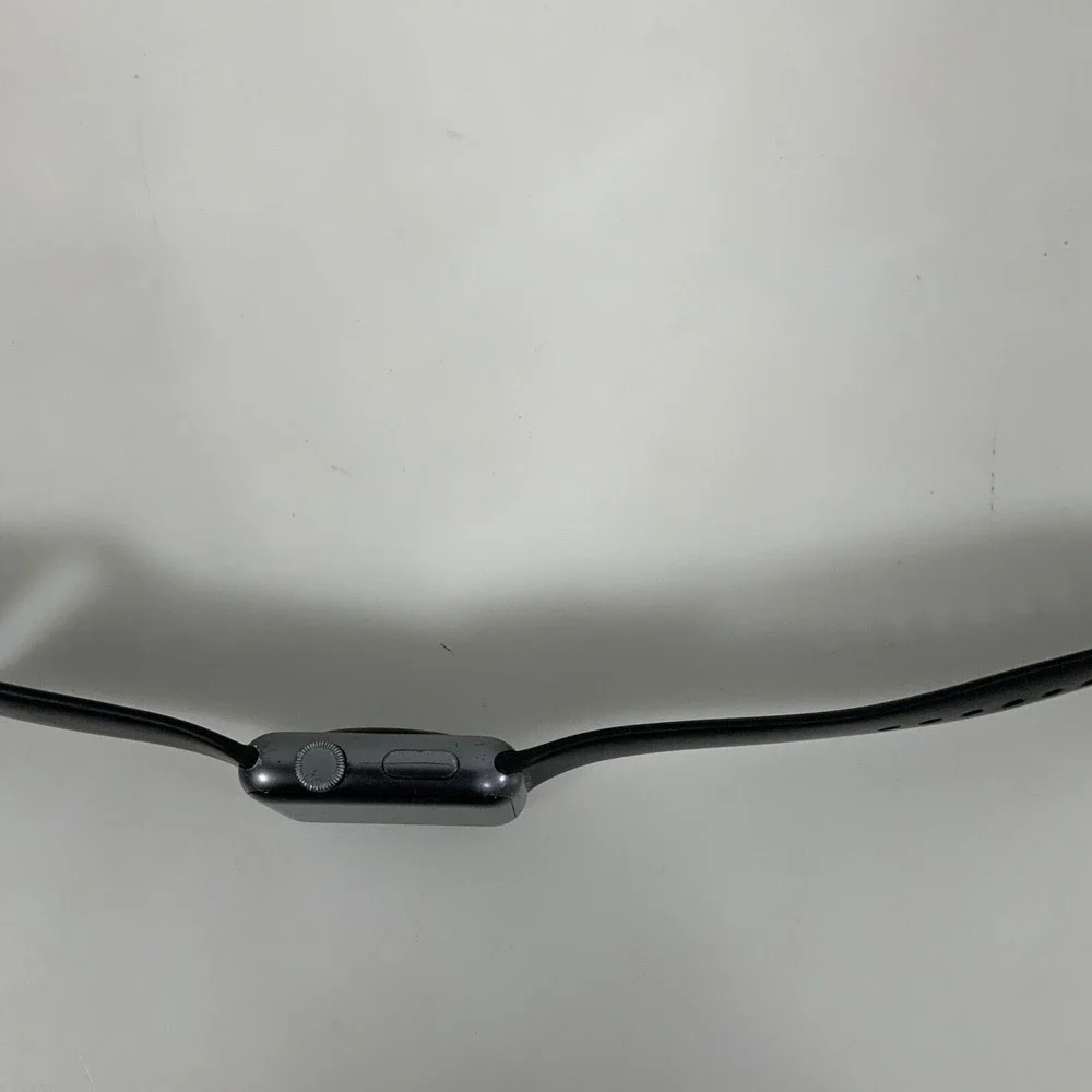 Apple Watch Series 7000 Series 42 mm Aluminum Case W/Band FOR PARTS NOT‎ WORKING